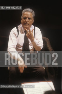 Italian conductor Franco Mannino during a rehearsal (about 1988) / Il direttore dorchestra Franco Mannino durante una prova (1988 circa) - ©Marcello Mencarini/Rosebud2