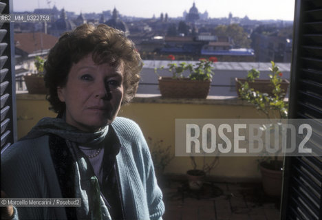 Rome, 1995. Italian writer acia Maraini in her house / Roma, 1995. La scrittrice Dacia Maraini nella sua casa - ©Marcello Mencarini/Rosebud2