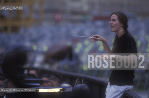 Sferisterio in Macerata, 1991. Italian conductor Elisabetta Maschio performing a rehearsal / Sferisterio di Macerata 1991. Il direttore dorchestra Elisabetta Maschio dirige una prova - ©Marcello Mencarini/Rosebud2