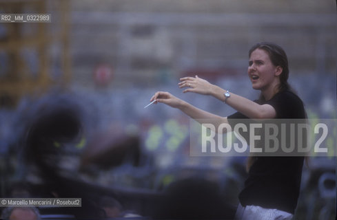 Sferisterio in Macerata, 1991. Italian conductor Elisabetta Maschio performing a rehearsal / Sferisterio di Macerata 1991. Il direttore dorchestra Elisabetta Maschio dirige una prova - ©Marcello Mencarini/Rosebud2