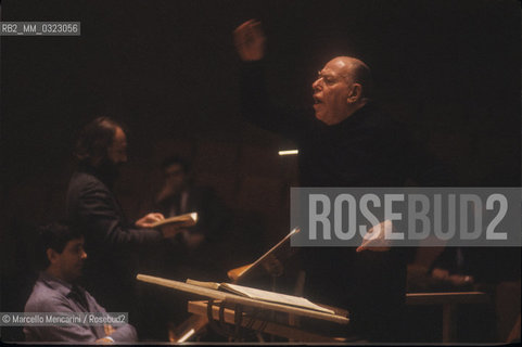 Rome, about 1985. Croatian conductor and composer Lovro von Matacic performing a rehearsal / Roma, 1985 circa. Il direttore dorchestra e compositore Lovro von Matacic mentre dirige una prova - ©Marcello Mencarini/Rosebud2