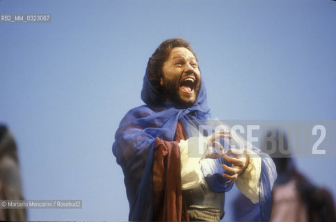 Pesaro, Rossini Opera Festival 1990. Italian tenor William Matteuzzi as Ricciardo during the dress reheharsal of the opera Ricciardo and Zoraide staged by Luca Ronconi / Pesaro, Rossini Opera Festival 1990. Il tenore William Matteuzzi nel ruolo di Ricciardo durante la prova generale dellopera Ricciardo e Zoraide diretta da Luca Ronconi - ©Marcello Mencarini/Rosebud2