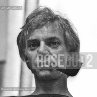 Venice Film festival 1982. British actor Malcolm McDowell smoking a pipe / Mostra del Cinema di Venezia 1982. Lattore Malcolm McDowell mentre fuma la pipa - ©Marcello Mencarini/Rosebud2