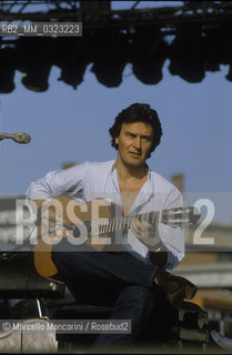 Rome, about 1985. British jazz-fusion guitarist John McLaughlin during a rehearsal / Roma, 1985 circa. Il chitarrista John McLaughlin durante una prova - ©Marcello Mencarini/Rosebud2