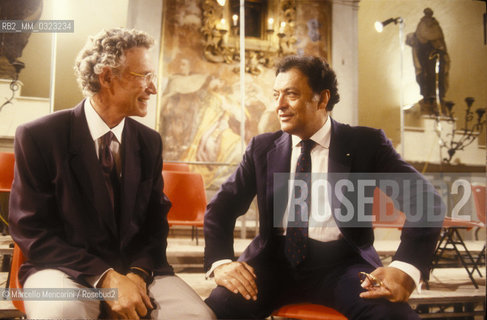 Florence, about 1988. Founder of Radio Montebeni Giuliano Giunti (Radio Montebeni was a private radio dedicated to the classical music and diffused at that time in Toscana region) with conductor Zubin Mehta / Firenze, 1988 circa. Il fondatore di Radio Montebeni Giuliano Giunti (Radio Montebeni era una radio privata dedicata alla musica classica e allora diffusa in Toscana) con il direttore dorchestra Zubin Mehta - ©Marcello Mencarini/Rosebud2