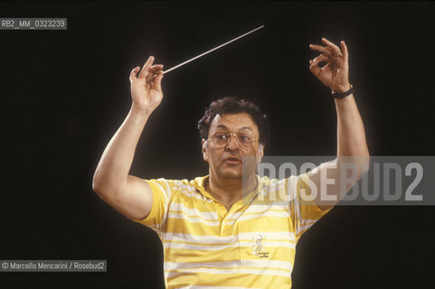 Music conductor Zubin Mehta during a rehearsal (1990) / Il direttore dorchestra Zubin Mehta durante una prova (1990) - ©Marcello Mencarini/Rosebud2