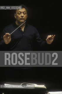 Rome, 1995. Music conductor Zubin Mehta during a rehearsal / Roma, 1995. Il direttore dorchestra Zubin Mehta durante una prova - ©Marcello Mencarini/Rosebud2