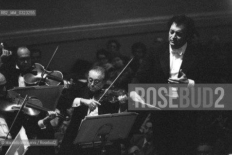 Milan, La Scala Theater, 1979. Music conductor Zubin Mehta while conducting / Milano, Teatro alla Scala, 1979. Il direttore dorchestra Zubin Mehta mentre dirige - ©Marcello Mencarini/Rosebud2