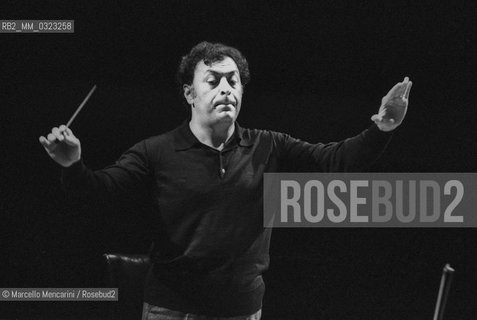 Florence, about 1980. Music conductor Zubin Mehta during a rehearsal / Firenze, 1980 circa. Il direttore dorchestra Zubin Mehta durante una prova - ©Marcello Mencarini/Rosebud2