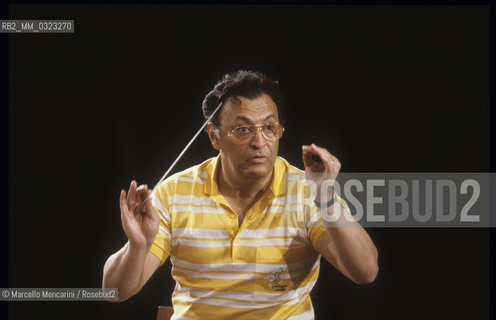 Music conductor Zubin Mehta during a rehearsal (1990) / Il direttore dorchestra Zubin Mehta durante una prova (1990) - ©Marcello Mencarini/Rosebud2