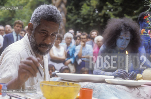 43th Venice Art Biennale, 1988. Cuban artist Manuel Mendive / 43a Biennale Arte di Venezia, 1988. Lartista cubano Manuel Mendive - ©Marcello Mencarini/Rosebud2