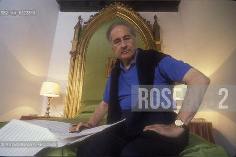 Spoleto (Perugia), 1990. Composer and founder of the Festival of Two Worlds Gian Carlo Menotti in his home / Spoleto (Perugia), 1990. Il compositore Gian Carlo Menotti, fondatore del Festival dei due mondi, nella sua casa - ©Marcello Mencarini/Rosebud2