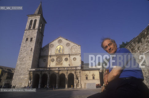 Spoleto (Perugia), 1990. Composer and founder of the Festival of Two Worlds Giancarlo Menotti in the Cathedral Square / Spoleto (Perugia), 1990. Il compositore Giancarlo Menotti in piazza del Duomo - ©Marcello Mencarini/Rosebud2