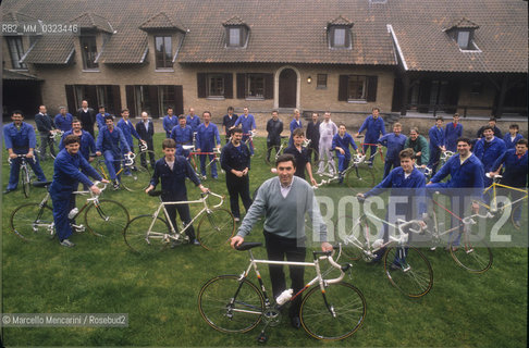 Brussels, 1990. Former cycling champion Eddy Merckx and the workers of his bicycle factory / Bruxelles, 1990. Lex campione di ciclismo Eddy Merckx e igli operai della sua fabbrica di biciclette - ©Marcello Mencarini/Rosebud2