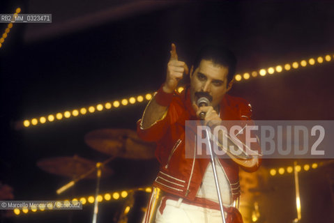 Sanremo Music Festival 1984. Lead vocalist and lyricist of the rock band Queen, Freddy Mercury, performing Radio Ga Ga / Festival di Sanremo 1984. Il cantante dei Queen Freddy Mercury mentre canta Radio Ga Ga - ©Marcello Mencarini/Rosebud2