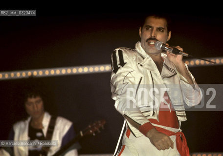 Sanremo Music Festival 1984. Lead vocalist and lyricist of the rock band Queen, Freddy Mercury, performing Radio Ga Ga / Festival di Sanremo 1984. Il cantante dei Queen Freddy Mercury mentre canta Radio Ga Ga - ©Marcello Mencarini/Rosebud2