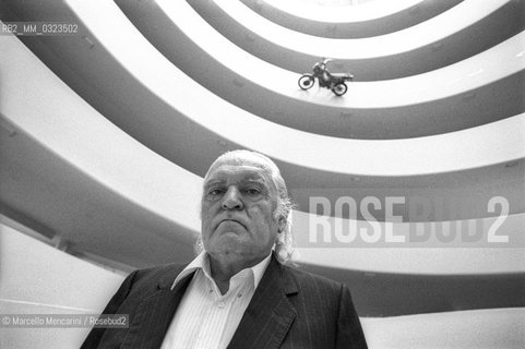 New York, 1989. Italian artist Mario Merz at Guggenheim Museum / New York, 1989. Lartista Mario Merz al Museo Guggenheim - ©Marcello Mencarini/Rosebud2