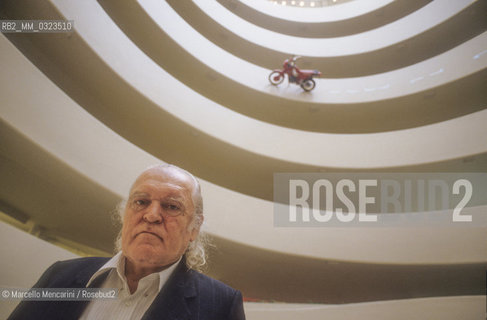 New York, 1989. Italian artist Mario Merz at Guggenheim Museum / New York, 1989. Lartista Mario Merz al Museo Guggenheim - ©Marcello Mencarini/Rosebud2