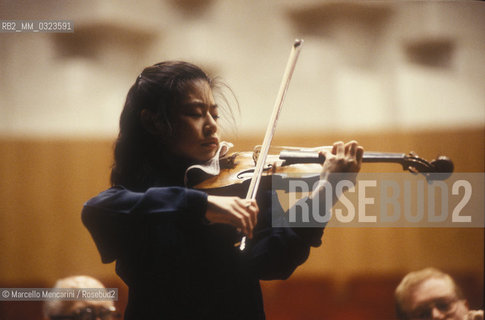 Japanese violinist Midori Goto, 1989 / La violinista giapponese Midori Goto, 1989 - ©Marcello Mencarini/Rosebud2