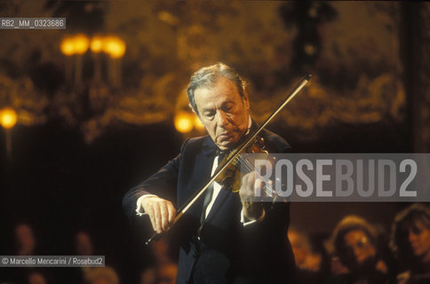 Venice 1986. Violinist Nathan Milstein performing at La Fenice Theater / Venezia, 1986. Il violinista Nathan Milstein in concerto al Teatro La Fenice - ©Marcello Mencarini/Rosebud2