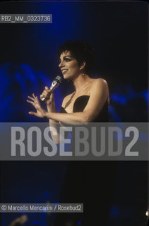 Sanremo Music Festival 1990. American singer and actress Liza Minnelli performing / Festival di Sanremo 1990. Lattrice e cantante Liza Minnelli mentre canta - ©Marcello Mencarini/Rosebud2