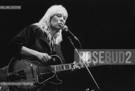 Canadian singer-songwriter Joni Mitchell performing (1983) / La cantautrice canadese  Joni Mitchell - ©Marcello Mencarini/Rosebud2