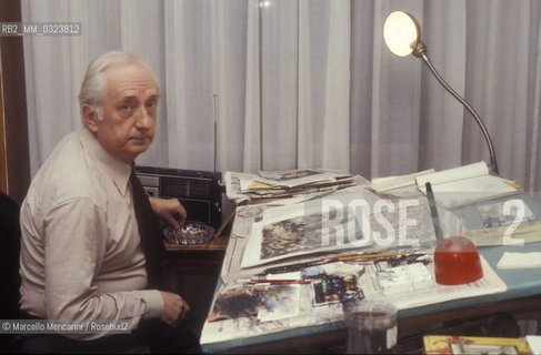 Milan, 1981. Italian painter and illustrator Walter Molino in his studio / Milano, 1981. Il pittore e illustratore Walter Molino nel suo studio - ©Marcello Mencarini/Rosebud2