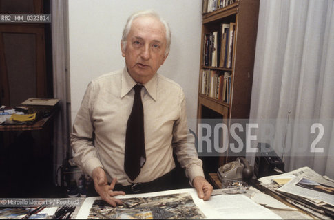 Milan, 1981. Italian painter and illustrator Walter Molino in his studio / Milano, 1981. Il pittore e illustratore Walter Molino nel suo studio - ©Marcello Mencarini/Rosebud2