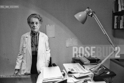 Rome, 1980. Italian neurologist Rita Levi Montalcini in his laboratory / Roma, 1980. La neurologa Rita Levi Montalcini nel suo laboratorio - ©Marcello Mencarini/Rosebud2