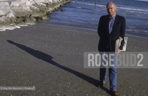 Venice Lido, Venice Film Festival 1992. Italian movie critic Marco Müller, curator of the Asian movies section / Lido di Venezia, Mostra del Cinema di Venezia 1992. Il critico cinematografico Marco Müller, curatore della sezione film asiatici - ©Marcello Mencarini/Rosebud2