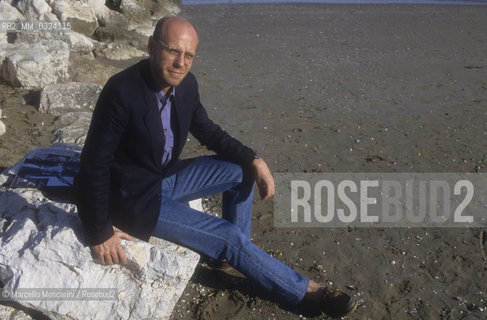 Venice Lido, Venice Film Festival 1992. Italian movie critic Marco Müller, curator of the Asian movies section / Lido di Venezia, Mostra del Cinema di Venezia 1992. Il critico cinematografico Marco Müller, curatore della sezione film asiatici - ©Marcello Mencarini/Rosebud2