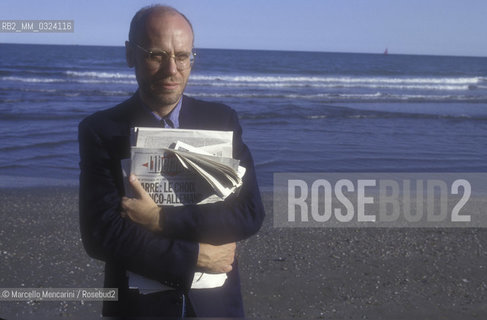 Venice Lido, Venice Film Festival 1992. Italian movie critic Marco Müller, curator of the Asian movies section / Lido di Venezia, Mostra del Cinema di Venezia 1992. Il critico cinematografico Marco Müller, curatore della sezione film asiatici - ©Marcello Mencarini/Rosebud2