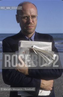 Venice Lido, Venice Film Festival 1992. Italian movie critic Marco Müller, curator of the Asian movies section / Lido di Venezia, Mostra del Cinema di Venezia 1992. Il critico cinematografico Marco Müller, curatore della sezione film asiatici - ©Marcello Mencarini/Rosebud2