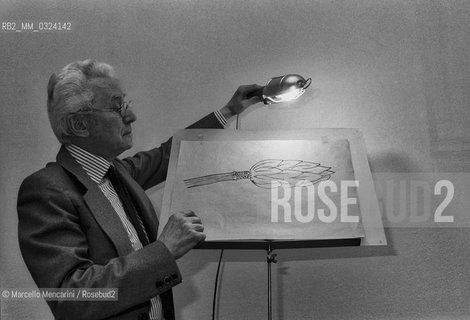 Milan, 1982. Italian designer Bruno Munari in his studio / Milano, 1982. Il designer Bruno Munari nel suo studio - ©Marcello Mencarini/Rosebud2