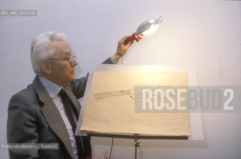 Milan, 1982. Italian designer Bruno Munari in his studio / Milano, 1982. Il designer Bruno Munari nel suo studio - ©Marcello Mencarini/Rosebud2