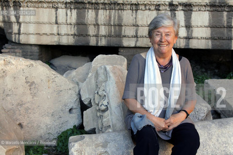 Festival of Literatures, Rome 2012. Italian philosopher Luisa Muraro sitting on the ruins of the Maxentius Basilica / Festival Letterature, Roma 2012. La filosofa Luisa Muraro seduta su dei resti archeologici della Basilica di Massenzio - ©Marcello Mencarini/Rosebud2