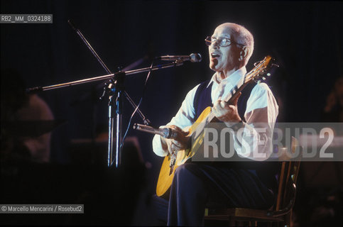 Neapolitan singer Roberto Murolo (about 1990) / Il cantante napoletano Roberto Murolo (1990 circa) - ©Marcello Mencarini/Rosebud2