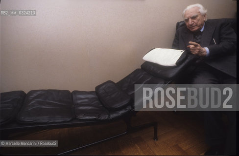 Milan, 1980. Italian psychologist Cesare Musatti in his studio / Milano, 1980. Lo psicologo Cesare Musatti nel suo studio - ©Marcello Mencarini/Rosebud2