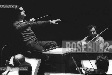 Italian music conductor Riccardo Muti during a rehearsal (about 1980) / Il direttore dorchestra Riccardo Muti durante una prova (1980 circa) - ©Marcello Mencarini/Rosebud2