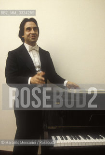 Florence, about 1980. Italian conductor Riccardo Muti in his dressing Room in the Teatro Comunale / Firenze, 1980 circa. Il direttore dorchestra Riccardo Muti nel suo camerino nel Teatro Comunale - ©Marcello Mencarini/Rosebud2