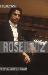 Milan, 1983. Italian conductor Riccardo Muti in his dressing Room in the Scala Theater / Milano, 1983. Il direttore dorchestra Riccardo Muti nel suo camerino nel teatro alla Scala - ©Marcello Mencarini/Rosebud2