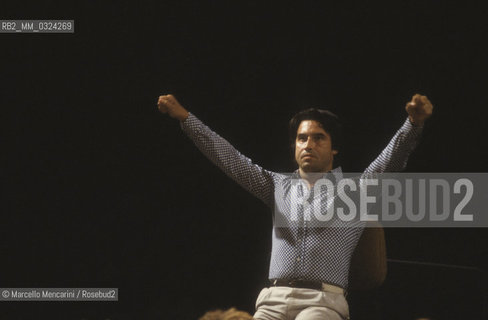 Italian music conductor Riccardo Muti during a rehearsal (about 1983) / Il direttore dorchestra Riccardo Muti durante una prova (1983 circa) - ©Marcello Mencarini/Rosebud2