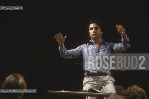 Italian music conductor Riccardo Muti during a rehearsal (about 1983) / Il direttore dorchestra Riccardo Muti durante una prova (1983 circa) - ©Marcello Mencarini/Rosebud2