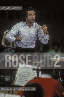 Italian music conductor Riccardo Muti during a rehearsal (1983) / Il direttore dorchestra Riccardo Muti durante una prova (1983) - ©Marcello Mencarini/Rosebud2