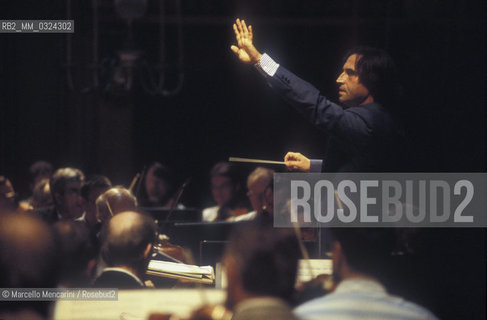 Italian music conductor Riccardo Muti during a rehearsal (about 1990) / Il direttore dorchestra Riccardo Muti durante una prova (1990 circa) - ©Marcello Mencarini/Rosebud2