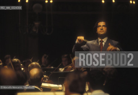 Italian music conductor Riccardo Muti during a rehearsal (about 1990) / Il direttore dorchestra Riccardo Muti durante una prova (1990 circa) - ©Marcello Mencarini/Rosebud2