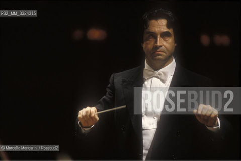 Venice, 1995. Conductor Riccardo Muti performing at La Fenice Theater / Venezia, 1995. Il direttore dorchestra Riccardo Muti durante un concerto al Teatro La Fenice - ©Marcello Mencarini/Rosebud2