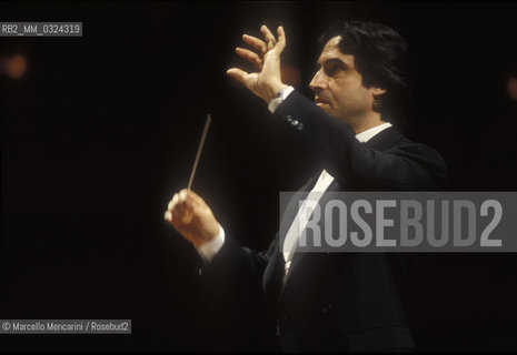 Venice, 1995. Conductor Riccardo Muti performing at La Fenice Theater / Venezia, 1995. Il direttore dorchestra Riccardo Muti durante un concerto al Teatro La Fenice - ©Marcello Mencarini/Rosebud2