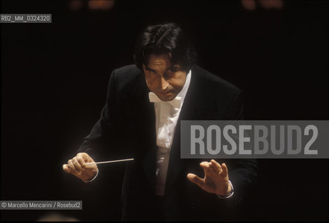 Venice, 1995. Conductor Riccardo Muti performing at La Fenice Theater / Venezia, 1995. Il direttore dorchestra Riccardo Muti durante un concerto al Teatro La Fenice - ©Marcello Mencarini/Rosebud2