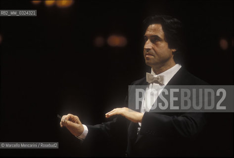 Venice, 1995. Conductor Riccardo Muti performing at La Fenice Theater / Venezia, 1995. Il direttore dorchestra Riccardo Muti durante un concerto al Teatro La Fenice - ©Marcello Mencarini/Rosebud2